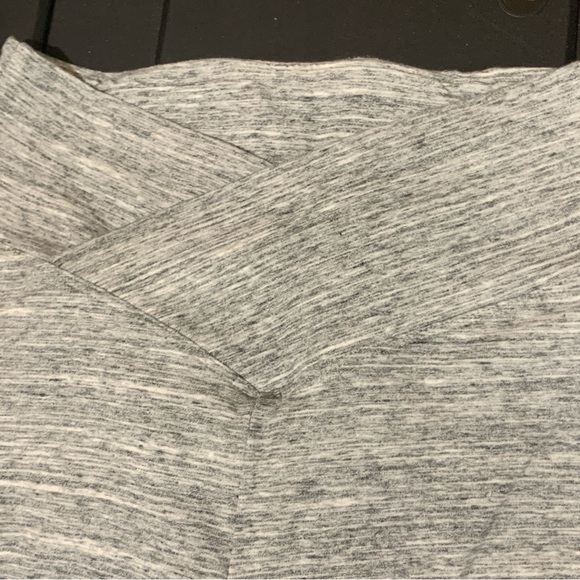 PINK by Victoria's Secret Small, High Waist 9" V-Crossover Bike Short - Gray - Picture 2 of 5